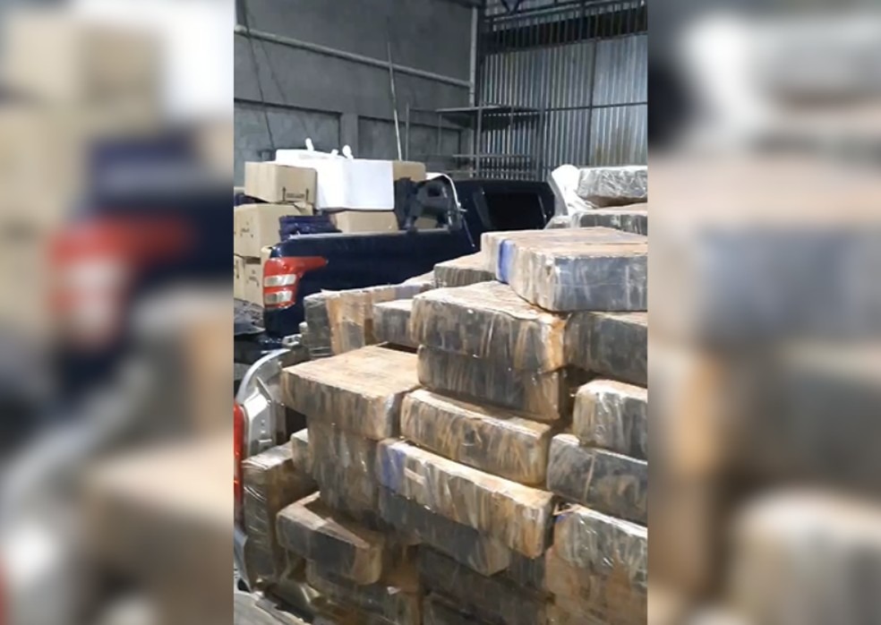 Morador de Maringá é preso suspeito de armazenar 5,7 toneladas de maconha em bunker
