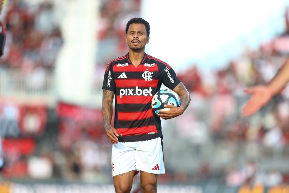 Flamengo não levará Allan para jogo contra a LDU; altitude também pode barrar De la Cruz