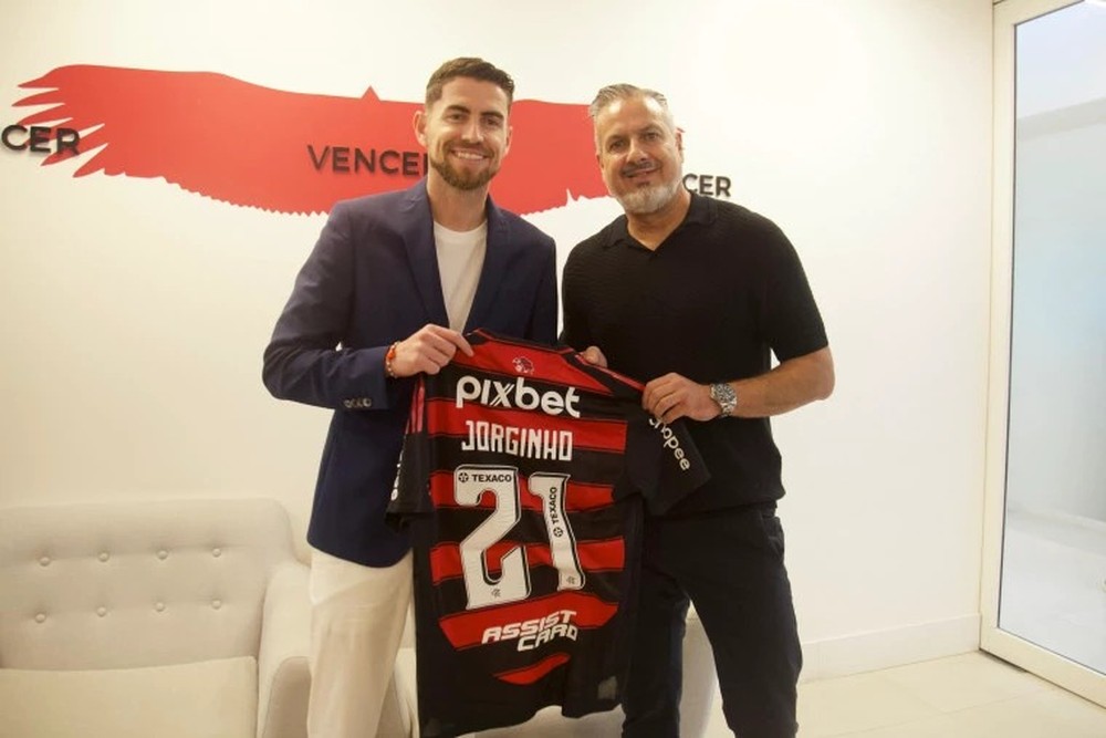 Flamengo anuncia a contratação de Jorginho