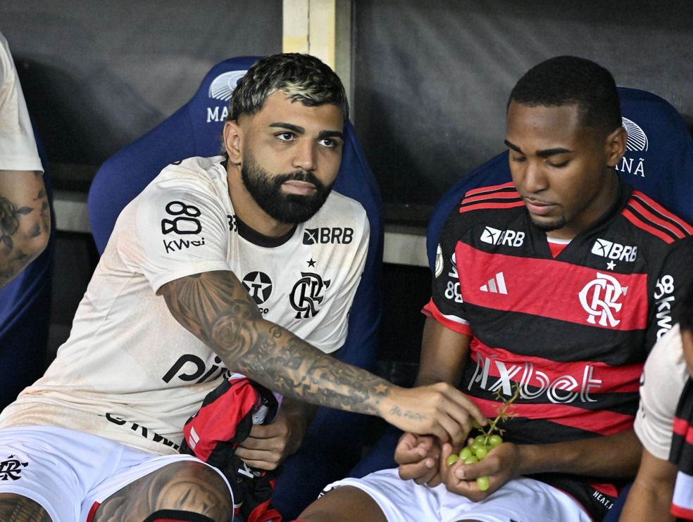 Perto dos 300 jogos no Flamengo, Gabigol vai de substituto de Pedro ao fim da fila de centroavantes