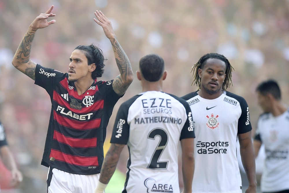 Flamengo atropela Corinthians com o coletivo impecável e Pedro como solução dos problemas